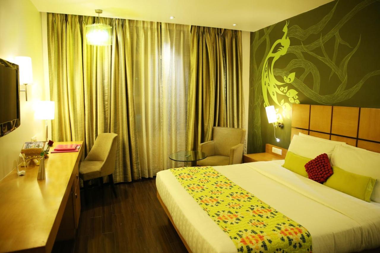 The Beatle Hotel Mumbai Exterior photo