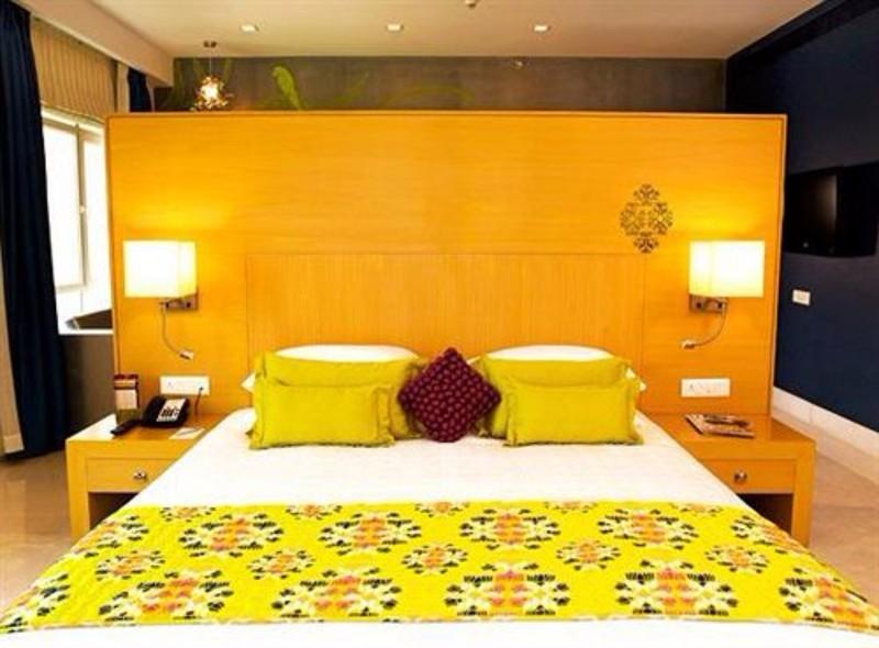 The Beatle Hotel Mumbai Exterior photo